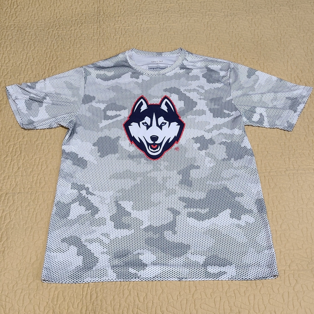 Uconn Huskies camo jersey size M